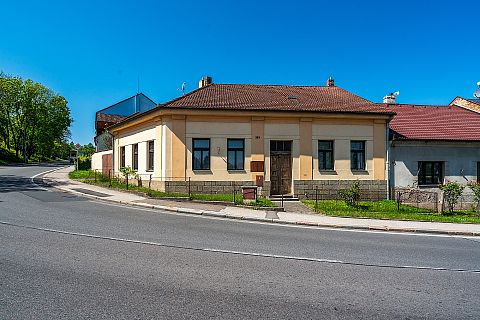 basement-family-house-with-attic