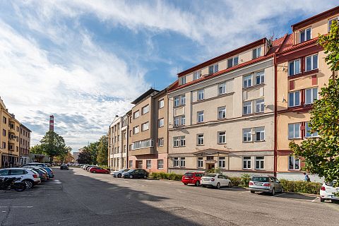 for-sale-apartment-3-1-95-m-2-with-cellar