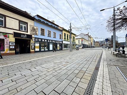 kancelar-na-tride-miru
