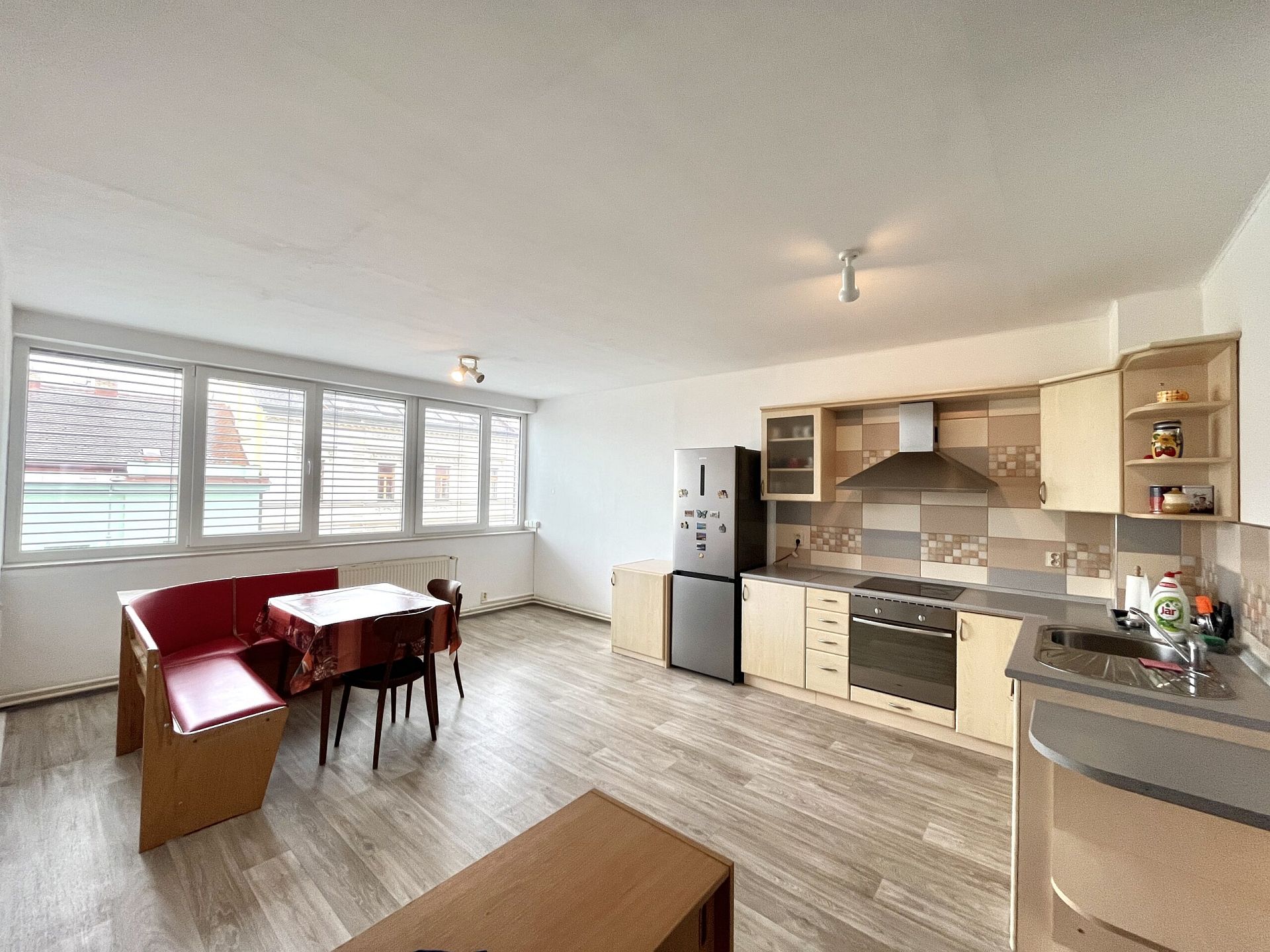 Pronájem bytu 2+1 86 m² s parkovacím stáním