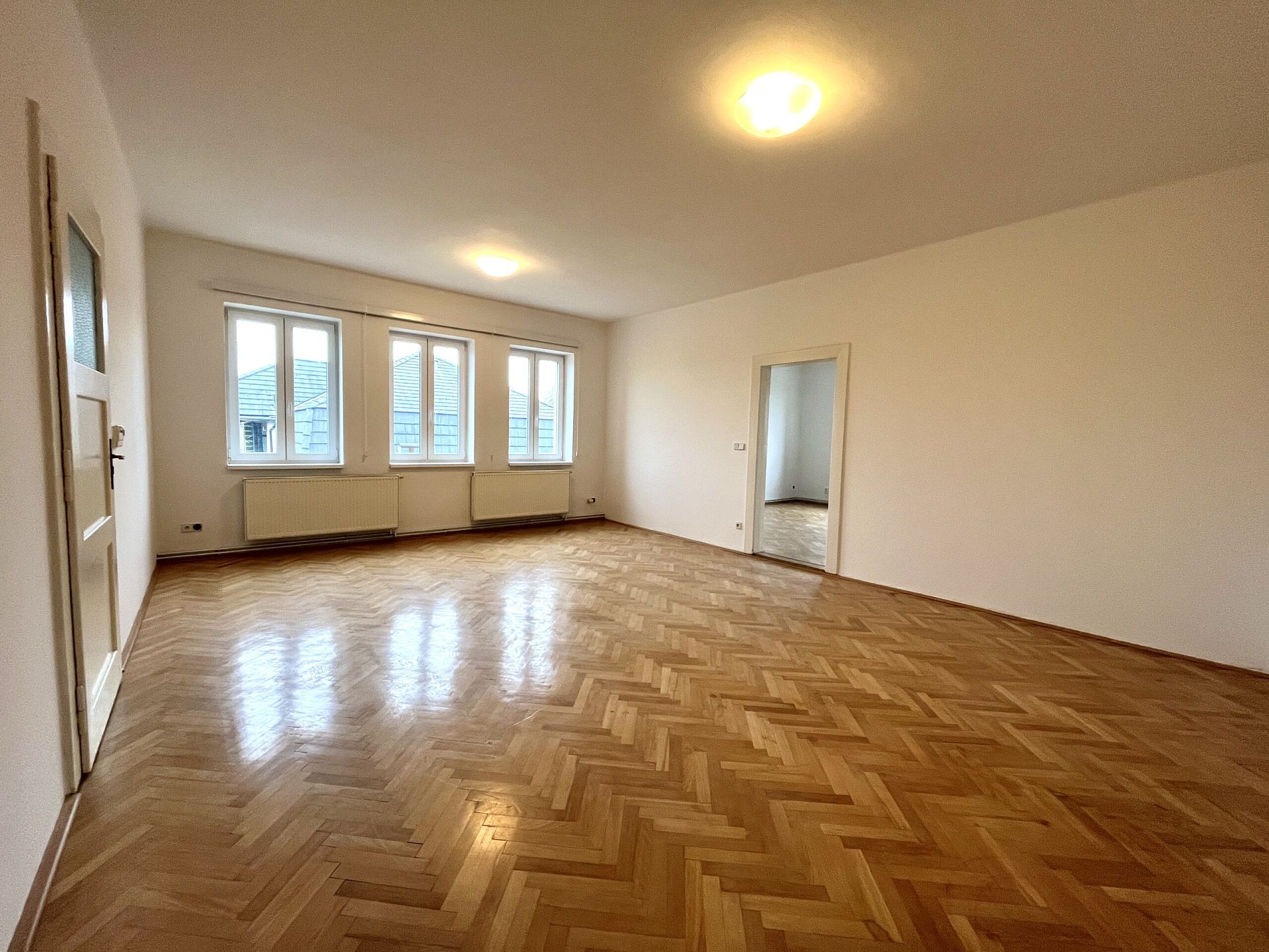 Pronájem bytu 2+1 95 m² se sklepem