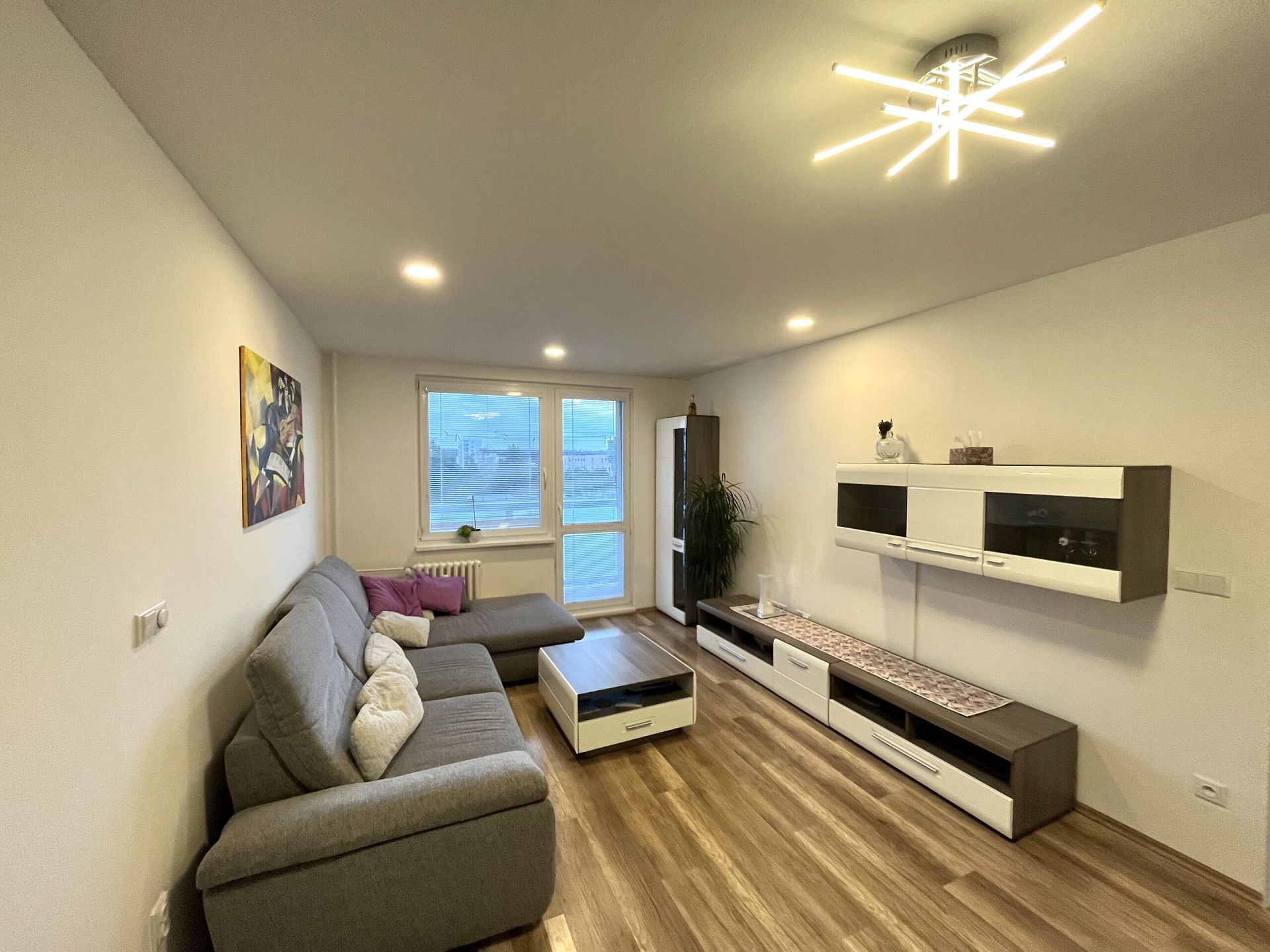Pronájem bytu 4+1 94 m² s lodžií