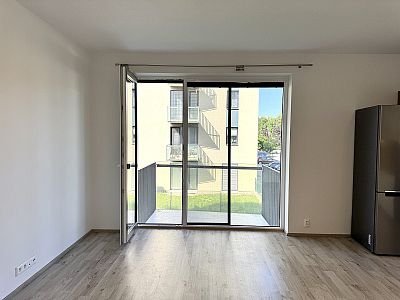 2+kk for rent in a new building with balcony