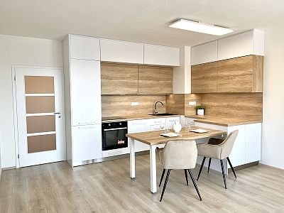 Byt 2+kk s krásnou kuchyní