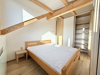 Byt 2+kk s výhledem na zámek