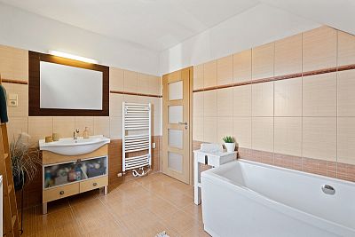 Family house with a view of Kunětice Mountain