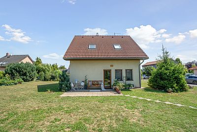 Family house with a view of Kunětice Mountain