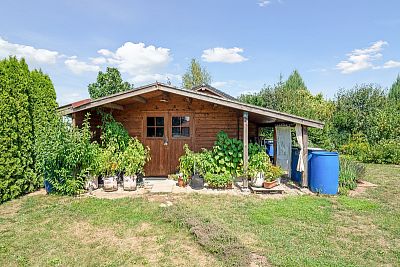 Family house with a view of Kunětice Mountain