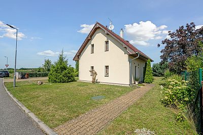 Family house with a view of Kunětice Mountain