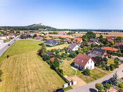 Family house with a view of Kunětice Mountain