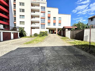 For sale apartment 3+kk 78 sqm with two balconies and cellar