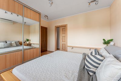 For sale family house with garage and winter garden 184 m²