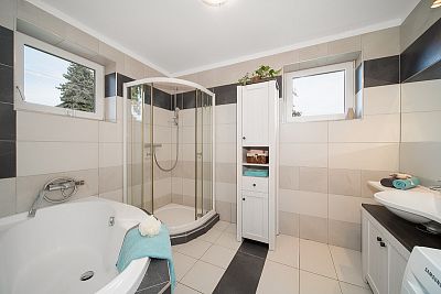 For sale low-cost family house of 117 sqm with a plot of 591 sqm