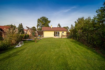 For sale low-cost family house of 117 sqm with a plot of 591 sqm