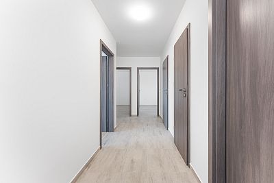 For sale new building of 122 m² with land of 1 020 m²