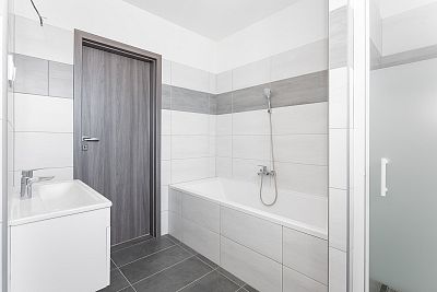 For sale new building of 122 m² with land of 1 020 m²