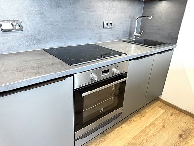 Kompletně vybavený byt 1+kk s lodžií