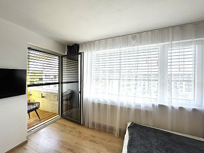 Kompletně vybavený byt 1+kk s lodžií