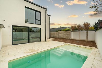 Luxury house with swimming pool for rent