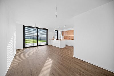 Moderní bydlení 7 min. od centra (s kuchyní a šatnou)