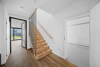 Moderní bydlení 7 min. od centra (s kuchyní a šatnou)