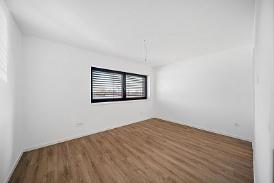 Moderní bydlení 7 min. od centra (s kuchyní a šatnou)