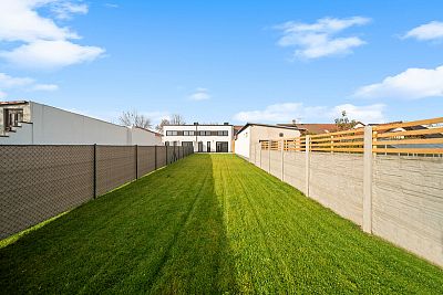 Moderní bydlení 7 min. od centra (s kuchyní a šatnou)