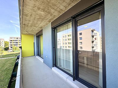 Moderní byt 2+kk m² s lodžií a komorou