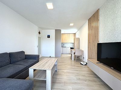 Moderní byt 2+kk m² s lodžií a komorou