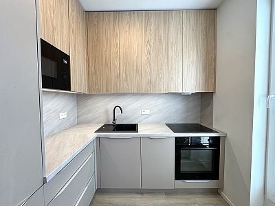 Moderní byt 2+kk m² s lodžií a komorou