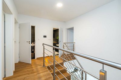 Moderní dům s bazénem
