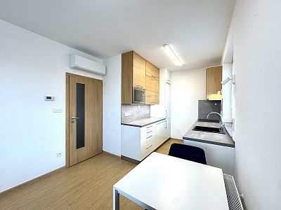Nadstandardní byt 2+kk s lodžií k pronájmu