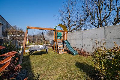 Nadstandardní byt 4+kk se zahradou