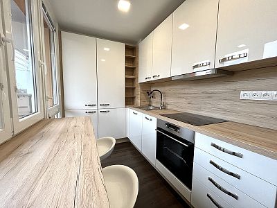 Newly renovated apartment 3+1 70 m² with a loggia