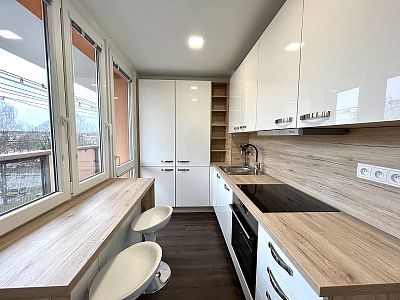 Newly renovated apartment 3+1 70 m² with a loggia