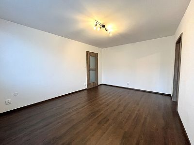 Newly renovated apartment 3+1 70 m² with a loggia