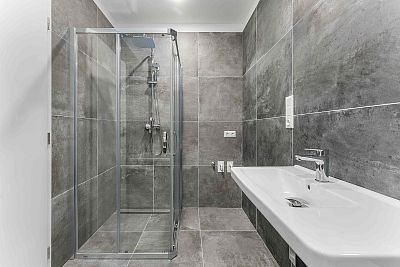 Novostavba s pozemkem 413 m² k pronájmu