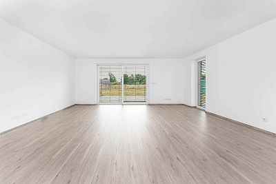 Novostavba s pozemkem 413 m² k pronájmu