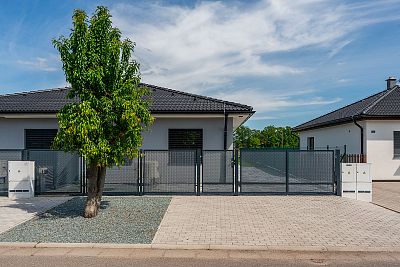 Novostavba s pozemkem 413 m² k pronájmu