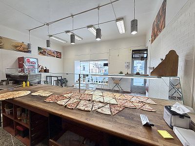 Obchodní prostor (pizzerie) v centru města