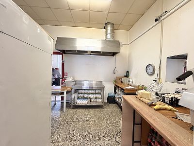 Obchodní prostor (pizzerie) v centru města