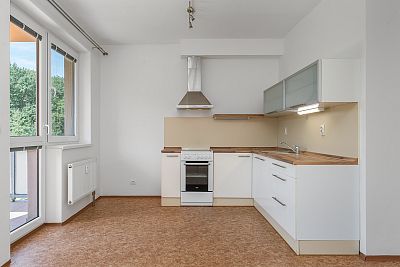 Prodej bytu 1+kk s balkónem 6 m² a sklepem