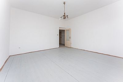 Prodej bytu 3+1 95 m² se sklepem