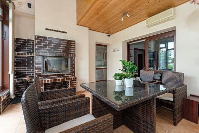 Prodej rodinného domu s garáží a zimní zahradou 184 m²