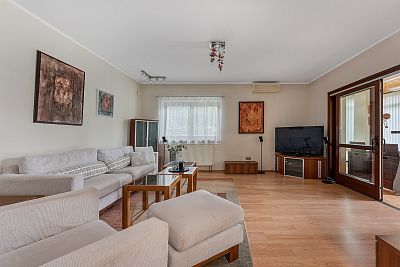 Prodej rodinného domu s garáží a zimní zahradou 184 m²