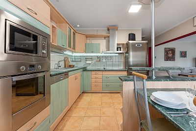 Prodej rodinného domu s garáží a zimní zahradou 184 m²
