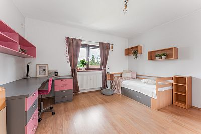 Prodej rodinného domu s garáží a zimní zahradou 184 m²