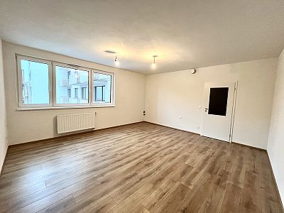 Pronájem bytu 1+kk 33 m² s výtahem