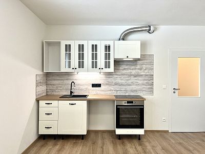 Pronájem bytu 1+kk 33 m² s výtahem