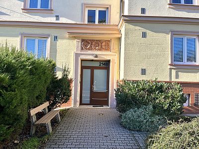 Pronájem bytu 2+1 61 m² se sklepem